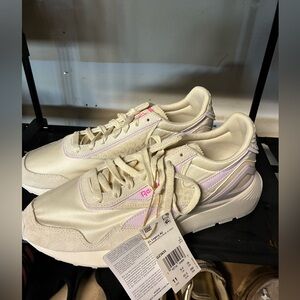 Reebok Classic Leather Legacy size 10